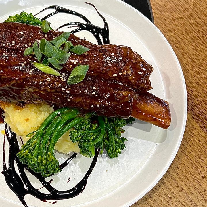 Featured image for “Craving ribs!?  We’ve got you covered at LUSC! 🔥 Enjoy a house marinated smoke beef rib served with creamy mash, broccolini & jus for just $26 (members pricing) 🥳 #wp”